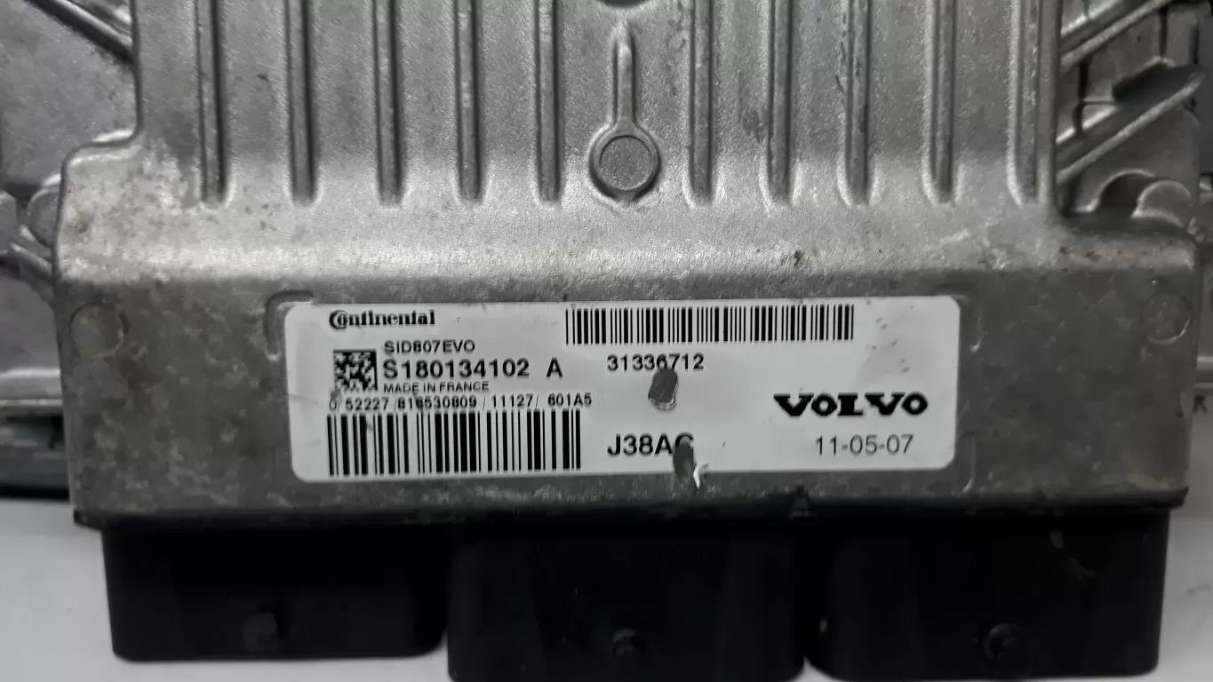 VOLVO CONTROL MODULE ECU S180134102A / 31336712 SID807EVO