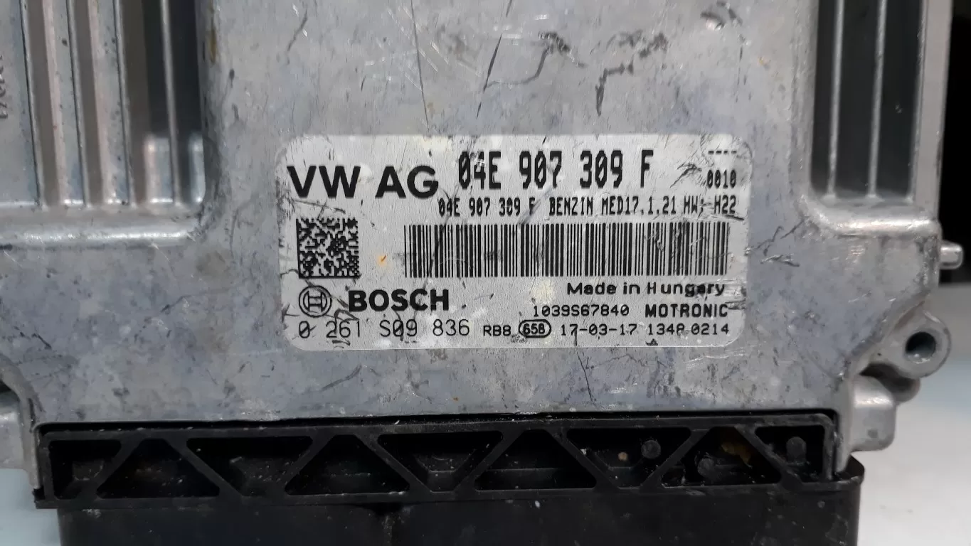 Volkswagen Golf - 0261S09836 - 04E907309F - MED17.1.21 BEYİNCİM.COM