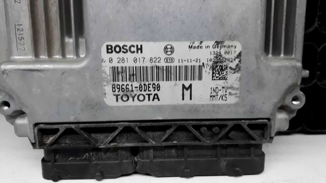 TOYOTA YARIS 1.4D ECU ENGINE CONTROL UNIT 0281017822 89661-0DE90