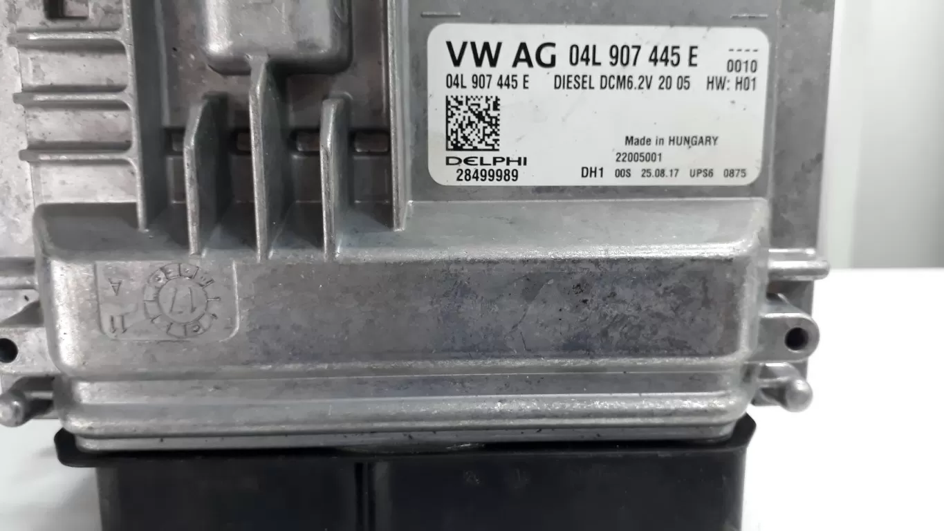 Volkswagen Golf 7 1.6 Motor Beyini 04L907445E - DCM6.2V
