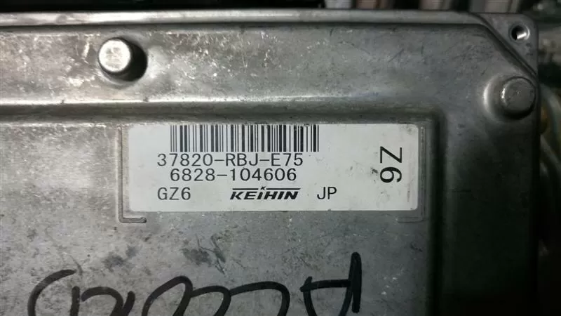 2009 Honda Insight 1 3 Hybrid Engine ECU 37820 RBJ E75