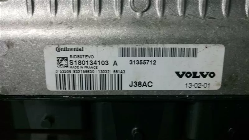 Volvo V40 BJ13 D2 1 6L 84KW S180134103 A