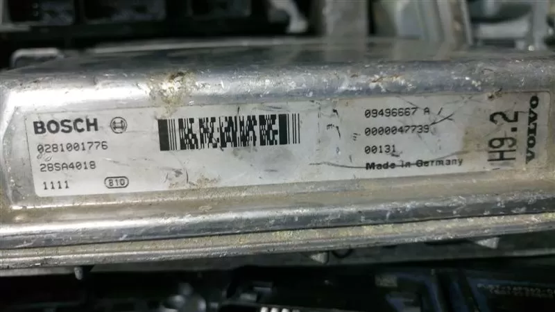 VOLVO V70 2.5 TDİ MOTOR BEYNİ 0281001776