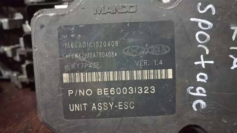 2013 KIA Sportage ABS Pump BE60031323 5WY7F43E