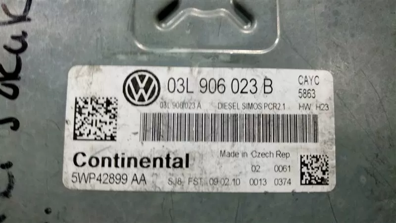 VW GOLF 1.6TDİ MOTOR BEYİNİ 03L 906 023 B 03L906023B