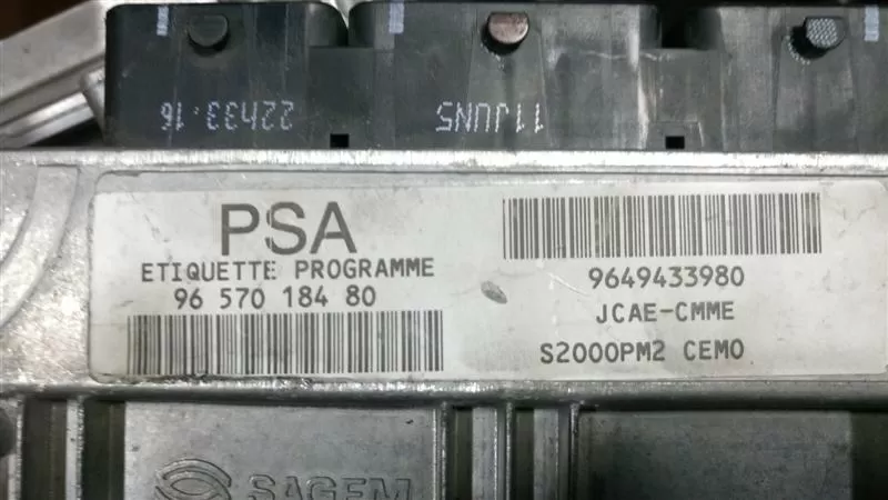 ECU Ford Fiesta S180047013E S180047013 E AV21 12A650 EE – Ford motor beyni
