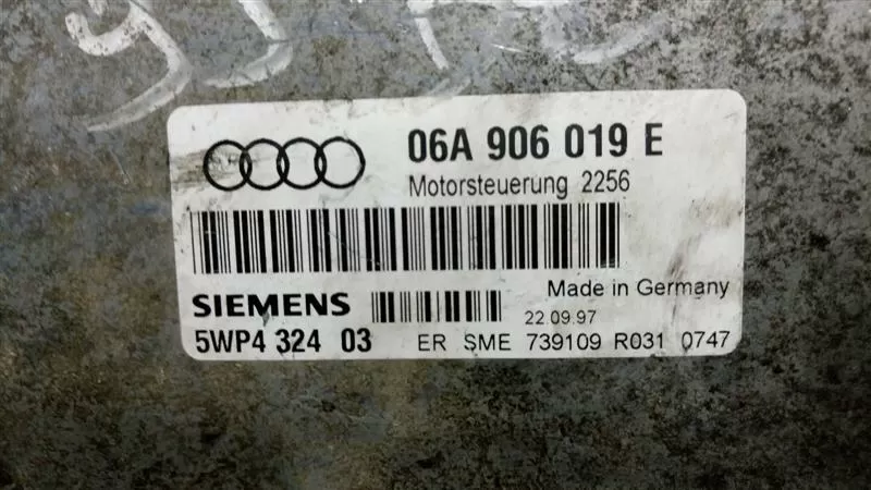 AUDI A3 8L 1.6 ENGINE ECU 06A906019E SIEMENS 5WP432403 AKL