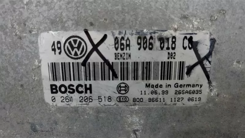 AUDI A3 ECU 06A906018CG BOSCH 0261206518