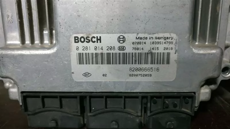 Renault Trafic Vivaro 2.0 ECU 0 281 014 208 8200666516