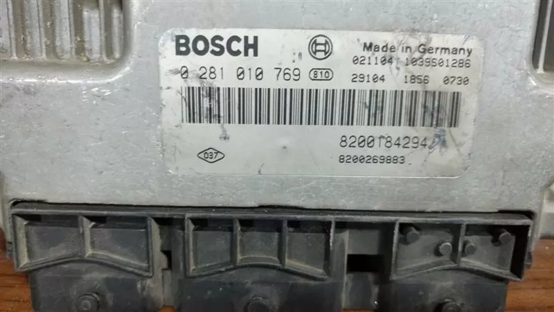 BMW 3.20D MOTOR BEYNİ - 0281013251 - DDE7801711