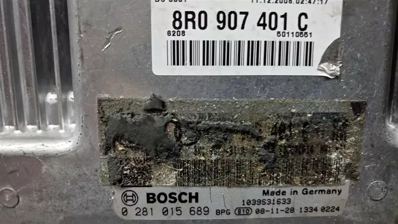 Volkswagen Touareg 3.0TDI BOSCH EDC17CP14 0281015689 8R0 907 401 C