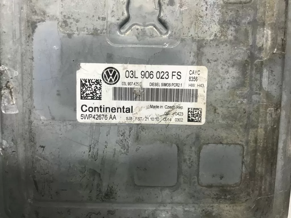 03L906023FS VW PASSAT 1.6 TDI MOTOR BEYNI