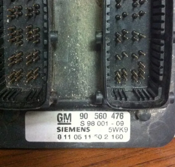 90560476 S98001-09 5WK9 8110511502160 opel 1.8 ecü