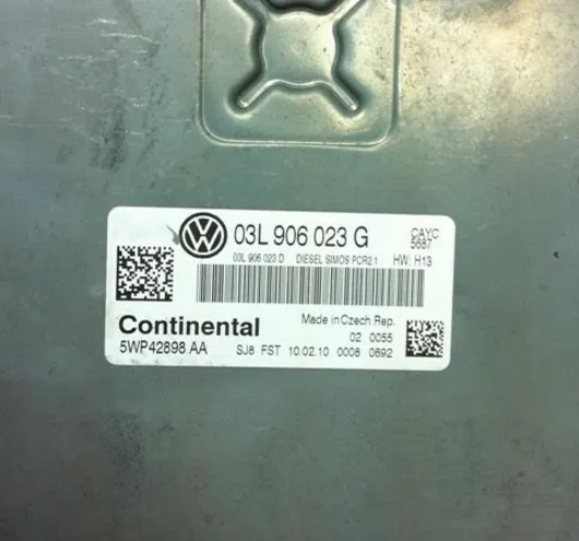 03L906023G 5WP42898AA vosvagen motor beyni