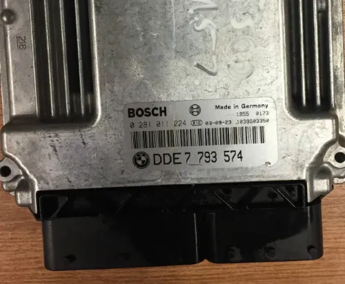BMW 5 SERIES E60 ENGINE CONTROL UNIT ECU DDE 7793574 0281011224 7793999