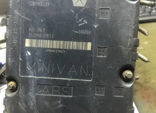 25 0946-01613 346884 ABS Hydraulikoneisto - Chrysler Voyager -99 - V3002