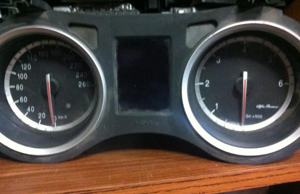 VD0 A2C53172630 alfaromeo 159 gösterge dizel